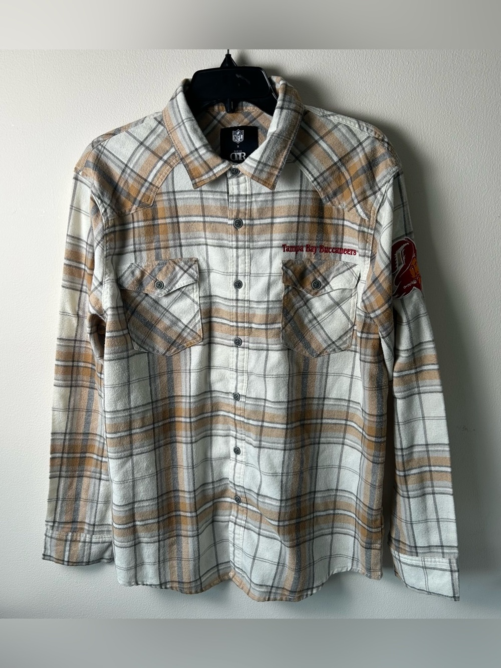 Tampa Bay Buccaneers Shirt Mens Mens Medium Flannel NFL Darius Rucker Plaid
